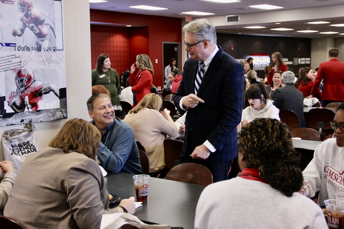 High school students, there's still time to register for CCD on January 28! 📣 Capstone Communication Day is a one-day event for students to explore our College, while learning about our majors, student life, internship opportunities and more. Register: bit.ly/3d8eoCa