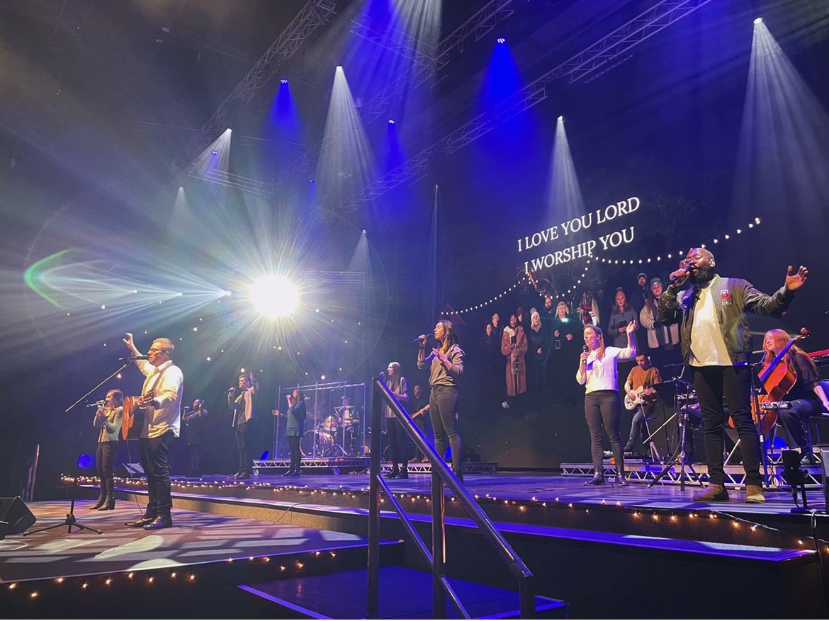 DrDaveSmithUK's tweet image. What an amazing weekend celebrating Christmas at KingsGate, both online and in-person! Great to share a message on the comfort and joy that Jesus brings. Hearing stories of people joining us for the first time and of salvations. Thank you Lord! Watch here: kingsgate.church/christmas