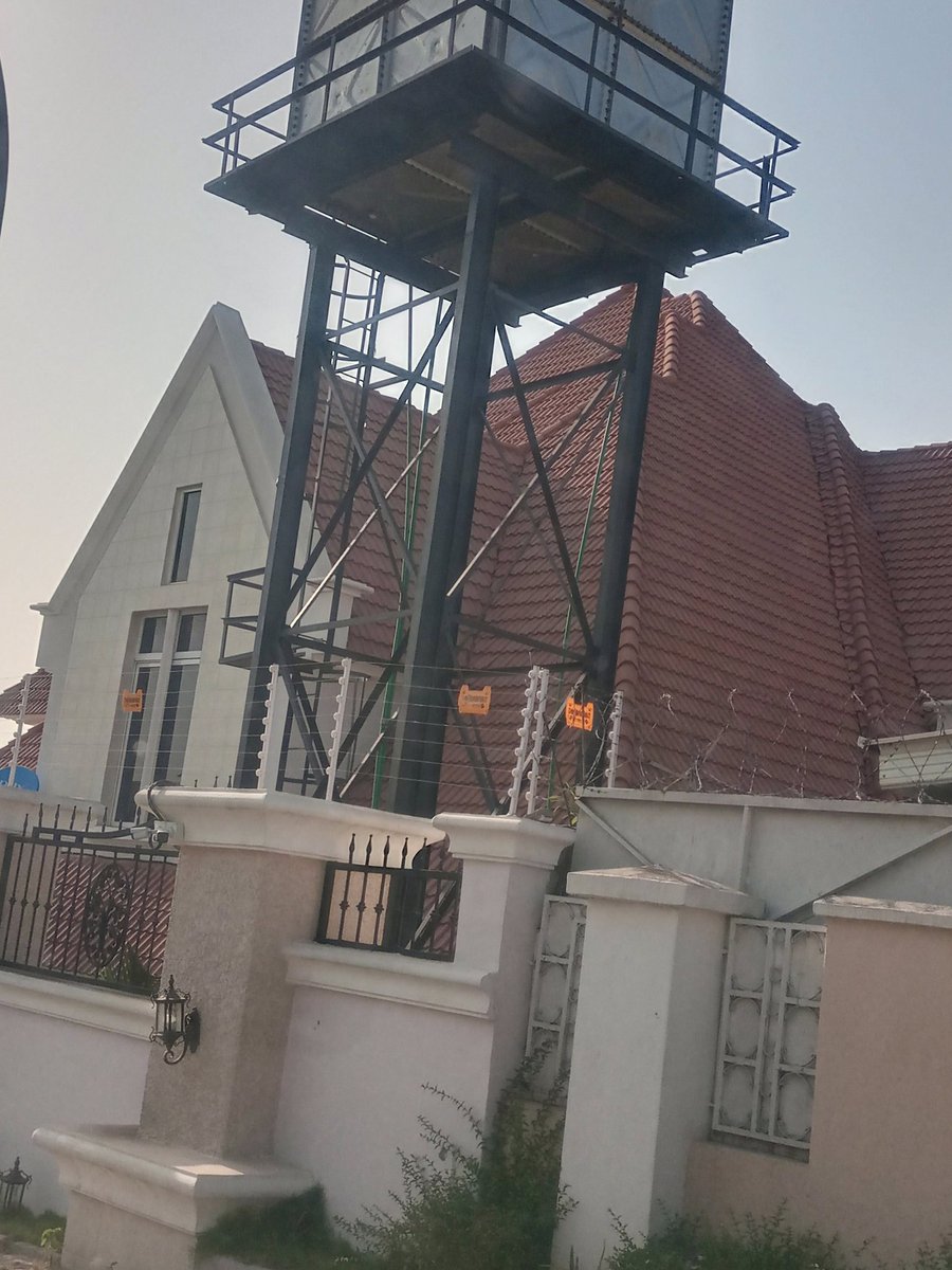 akunnachux's tweet image. This mansion is on 2, Lachlan Close, off Osun Crt. Maitama; between Late Gen. Abacha's &amp;amp; Gen. Jerry Useni's. PMB is fighting kwarapshion, eh? Well, a key minister of his erected this in less than a yr. Let's help EFCC, ICPC &amp;amp; CCT do their jobs. RT if you wanna know the minister.