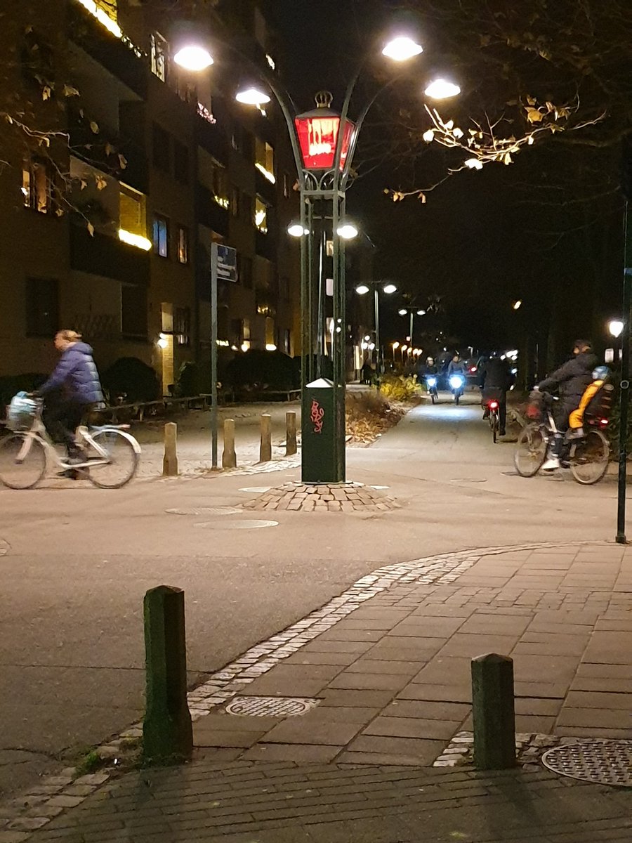 angladrapare666's tweet photo. nämn en farligare plats i malmö https://t.co/KihGYQg2IK