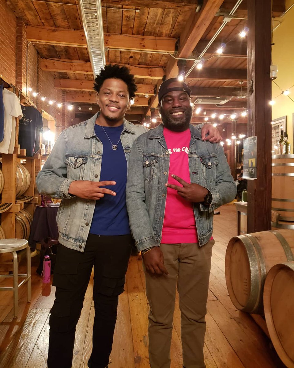 descendent__'s tweet photo. Appreciate the love at the show last night @sofarsounds in Philadelphia! ๐ค๐๐พโค
S/o @quincequestions dope host & hilarious guy! @NewLibertyDist very dope place & thank you for the hospitality! S/o my bro Thomas Knox from #DateWhileYouWait Show for pullin up! https://t.co/YohgoNnrxp