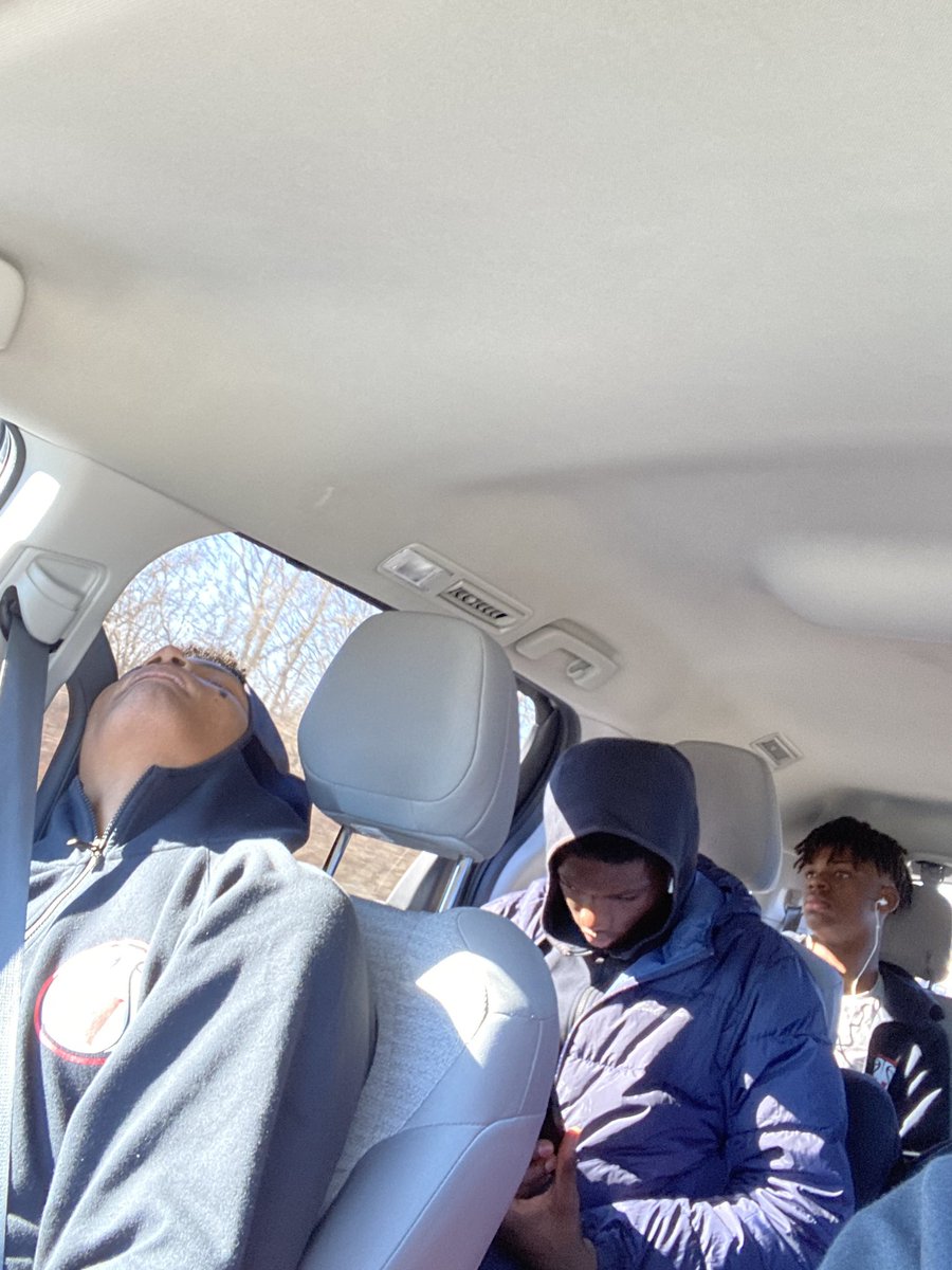 coachgrammer_'s tweet photo. I’ve got 6’8”, 6’4” and 6’6” headed down to Pikeville, KY.  Best part is they’re Soph, Fresh, Soph. Future is bright at @HughesBoysHoops. #bam #D1Standard https://t.co/rO2k8aLFQD