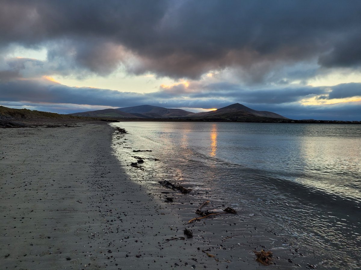 SlaineNi's tweet photo. Dochreidte.

So grateful to live here. https://t.co/1XzzORCO6A