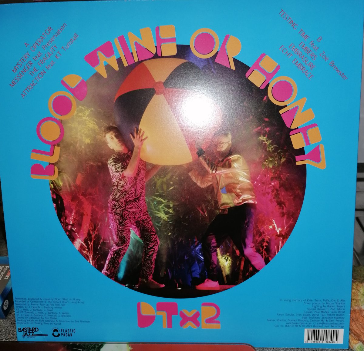 jobananas1974's tweet photo. Yes. It arrived earlier than expected. Was due on Fri. Nice one @Junorecords
@B_W_O_H @dadahack #DTx2
Love the wee extras ❤️ ❤️
Ft. my fave @KTTunstall ❤️😁😉🙌
#vinylcollection #BloodWineOrHoney https://t.co/3mDhbki4CQ