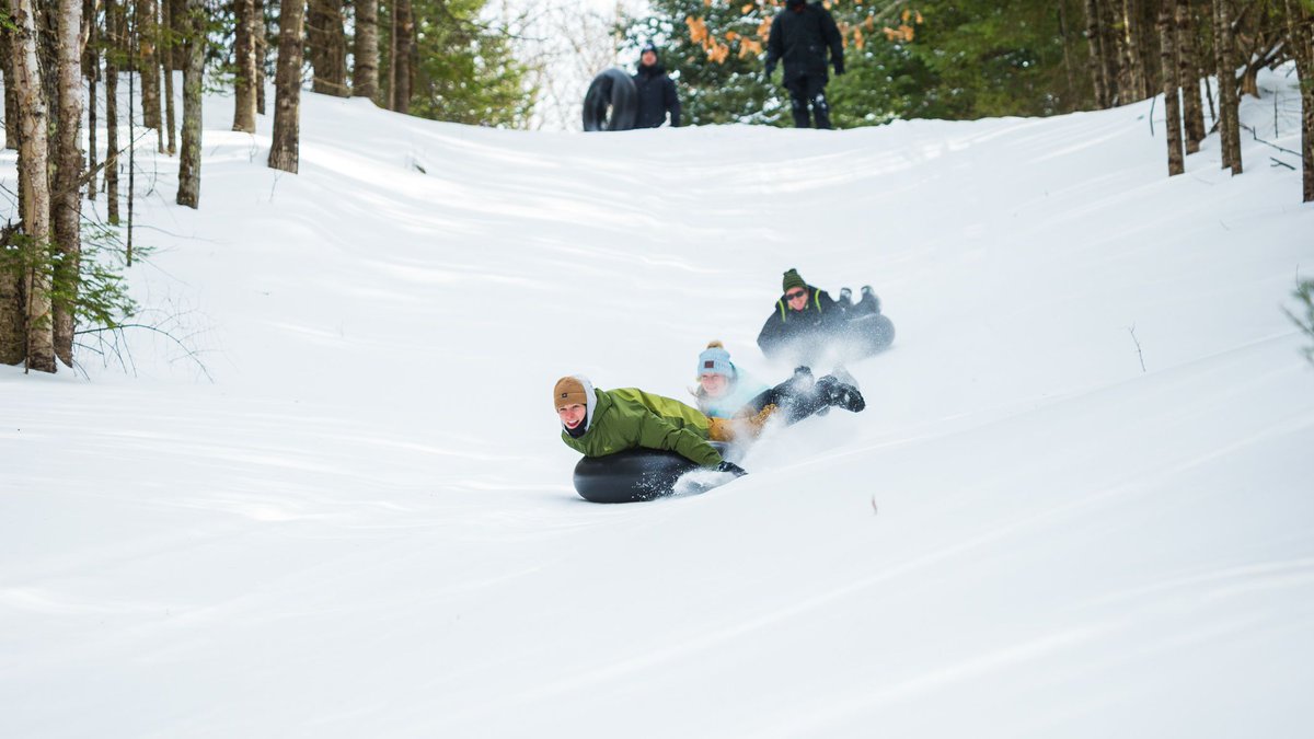 No snowy day is complete without a little sledding. Anyone have a favorite spot to take their sleds? 🛷 🛷 

#sledding #upnorth #eagleriverwi