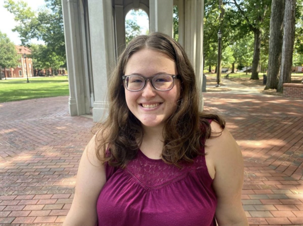 ECUComm's tweet photo. #ECUSoC & @ecuartscomm Internship Profile:
Reagan Blackburn is a junior studying communication with a concentration in PR as well as theatre arts. This fall she worked as the Copywriting and Content Management Intern @ECUGlobal
Read more β‘οΈ https://t.co/Mslx57ZdpT https://t.co/Xfszp1C4ej