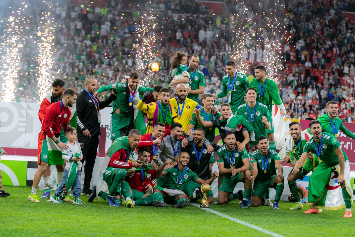 Hamoud147's tweet photo. 📸 تغطيتي لنهائي #كأس_العرب_2021 

#الجزائز_تونس 

https://t.co/Nek0BOQZM2

الف مبروك لمحاربي الصحراء 🥇 https://t.co/vJQgk2VcC5
