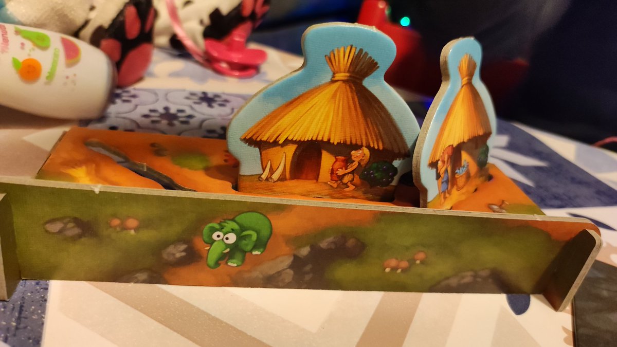FunatticChannel's tweet photo. Alejandra está imparable. Pasado mañana sin falta le saco un Twilight Struggle.
#StoneAgeJunior https://t.co/AJkysQAI7y