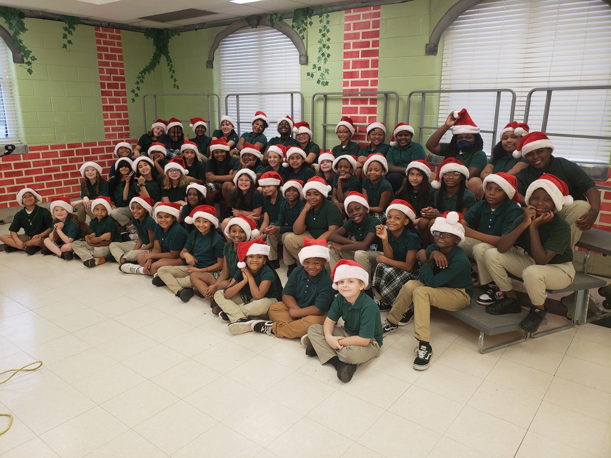 ERD4thgrade's tweet photo. ERD's choir performances! ❤ @DicksonTigers @MsbutlerERD @Robinson_Freder @ChazSingleterry https://t.co/N0zkeSqapR