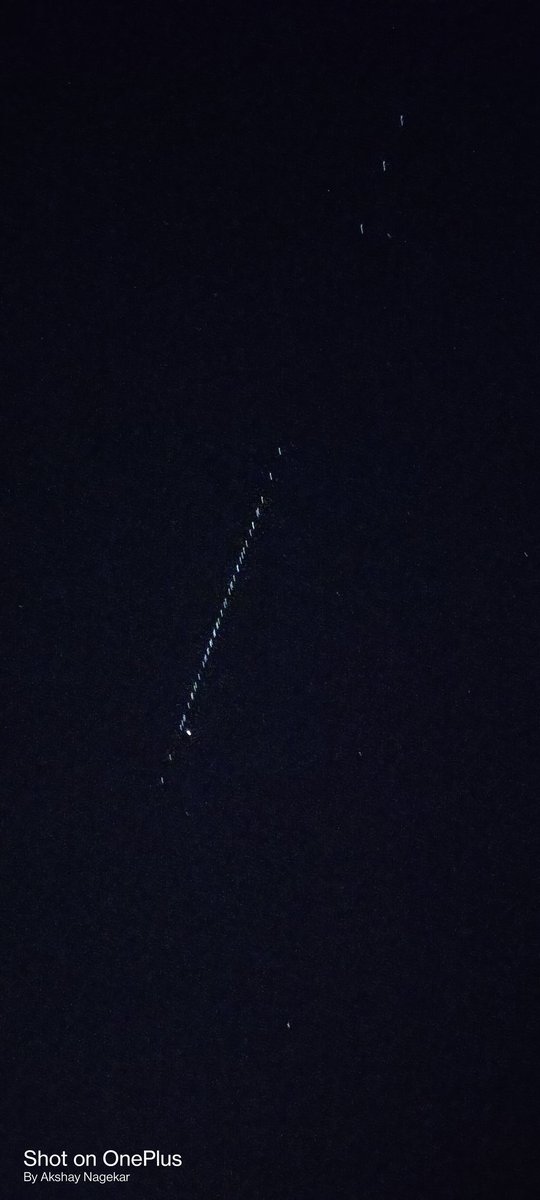 aaqshai's tweet photo. Elon musk's Starlink😍 was seen at Karwar, Karnataka around 7:15 pm @elonmusk @SpaceX @isro @ndtv https://t.co/jhvuc17L77
