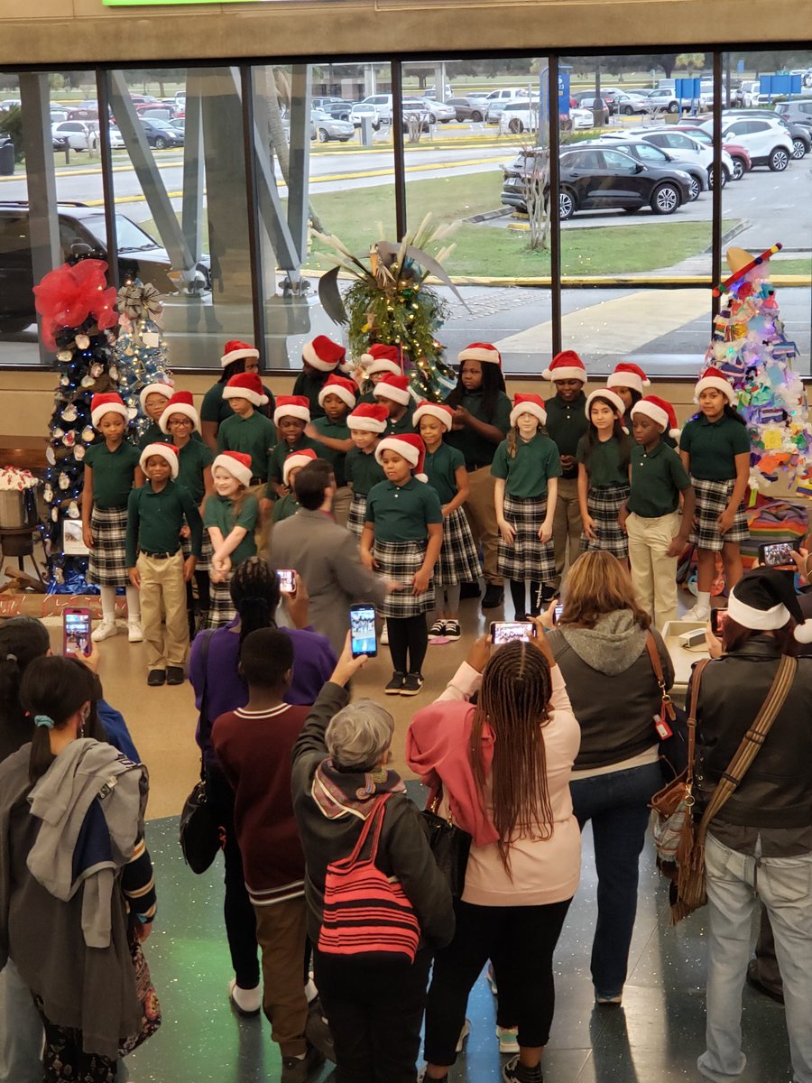 ERD's choir performances! ❤ <a href="/DicksonTigers/">E.R. Dickson Tigers</a> <a href="/MsbutlerERD/">Elizabeth Butler</a> @Robinson_Freder <a href="/ChazSingleterry/">Chaz Singleterry</a>