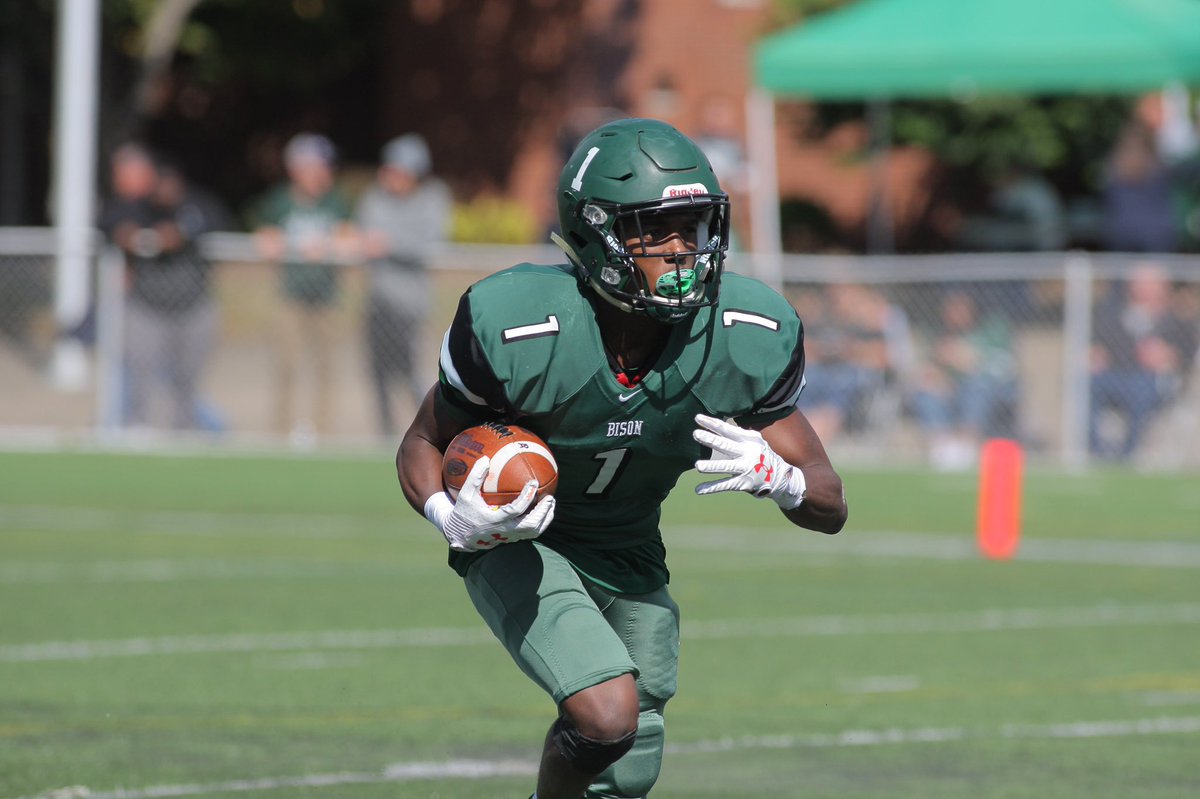 119shawn's tweet photo. After a great talk with Coach Garvey @BC_CoachGarvey  I am blessed to receive an offer from Bethany College 🟢⚪️ #llcblack🖤 https://t.co/2WXB2uswvK