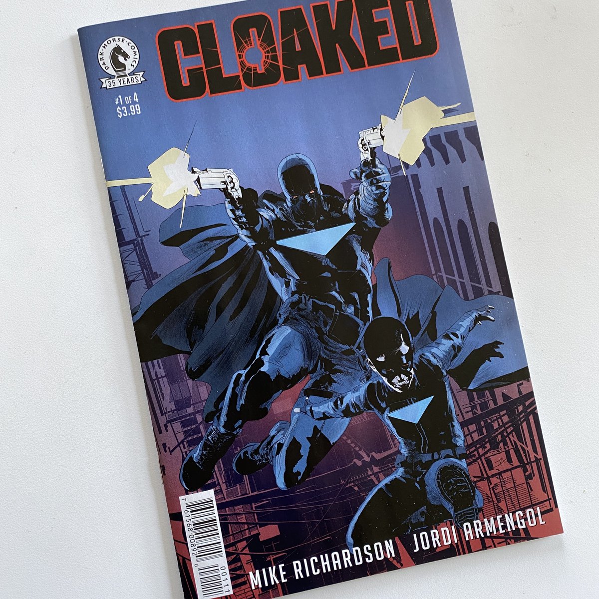 This was so good! Love the dark vibe and whodunnit feel. Borderline noirish (probably because of the PI but whatever I still love it). Check it out. #comics #darkhorse #cloaked <a href="/DarkHorseComics/">Dark Horse Comics</a>