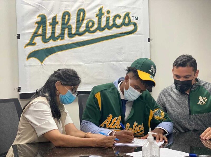 ListinDiario's tweet photo. #MásLeído2021 | Cruz, el de mayor bono en la era del Covid-19
https://t.co/aArICYPwzE
#DeporteLD #Béisbol #Hemeroteca #ResumenLD #Resumen2021 #RecuentoLD #ListínDiario https://t.co/3GgPQF3Dog