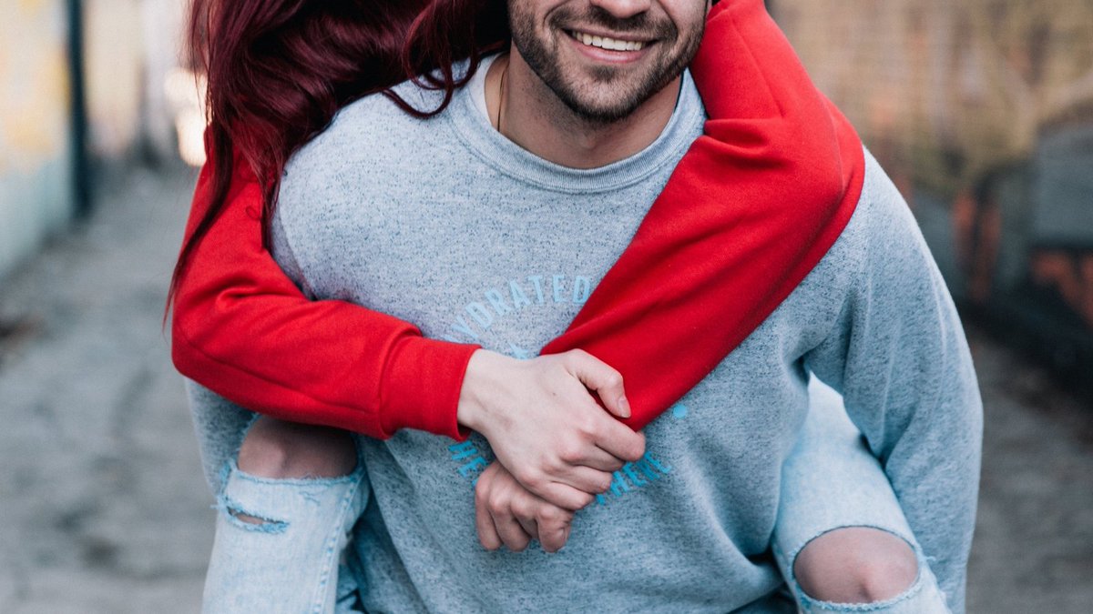 AntherWellness's tweet photo. Struggling in the dating department? It's time to start listening to the ladies. Here, 15 women share their best dating advice for men: https://t.co/5FekM7vm39

#antherwellness #datingadviceformen #dating https://t.co/wrKemuMrfp