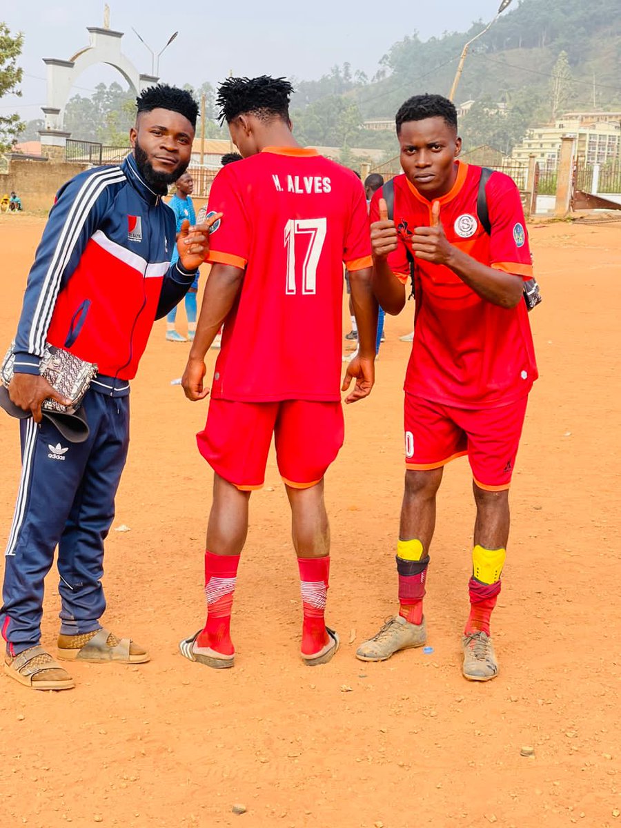 CloudShooters's tweet photo. Big Cloud shooters for bambili, any where we go we leave a mark. Show some love ❤ #CS4L https://t.co/AkM7QoWfWC