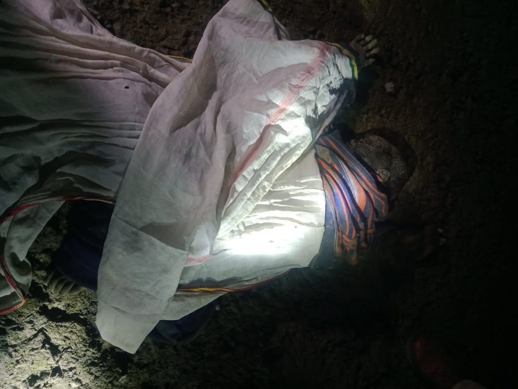 d_blackbook's tweet image. My brother&apos;s body is found at Hamirpur babamandir,takrupur,lakhna 206127. Our kid never left the town and this might be due to negligence of authorities.we won&apos;t do last rites of him, until guilty are found and given sentences. #justiceForShauryA @dgpup @mlaetawah @DrRamShankarMP