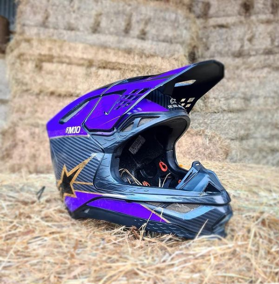 Possibly one of our favourite helmet wraps this year‼️

📞01249 446347
📧 sales@gpgrafix.com
🖥 gpgrafix.com
💻 ebay.co.uk/str/gpgrafix

#gpgrafix #custom #graphics #mx #sx #motocross #supercross #customgraphics #custommxgraphics #mxgraphics #custommotocrossgraphics