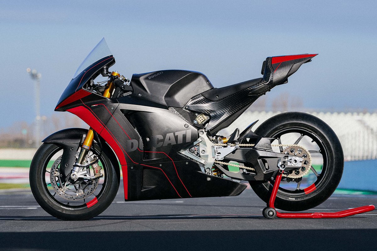 Asphalt_Rubber's tweet photo. A bit of a Christmas surprise landed in our inbox today, as the #Ducati #MotoE project is further along than expected, with their "V21L" prototype bike caught making laps at the Misano World Circuit. https://t.co/3aHLzeq6Wi https://t.co/QPB6ER43zn