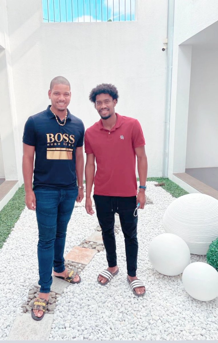 When little bro @keemo_paul17 came home for lunch 🏡 #softlogiccolombostars #ColomboStars #LPLT20  #LPL2021  #LankaPremierLeague #cricket  #SriLanka