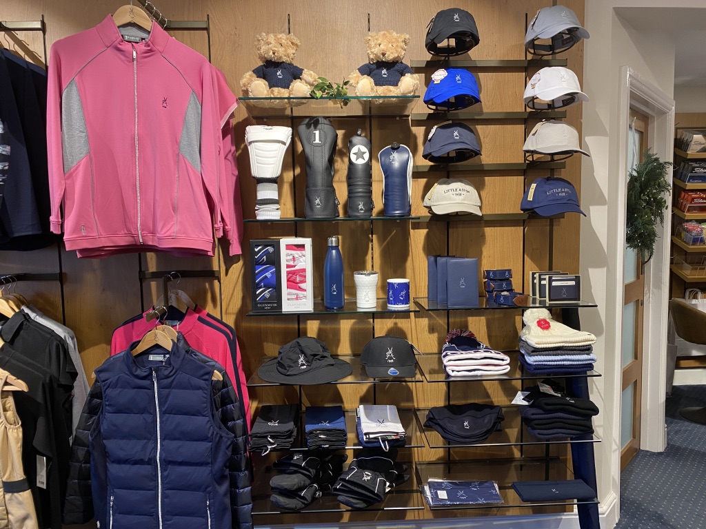 LittleAstonGolf's tweet photo. The big day is just around the corner - if you need some last minute gift inspiration then pop into our shop we have some great gift ideas. Or, simply gift a round of golf to play our highest ranking parkland course in England. Visit or call the shop https://t.co/5HZNSzx2Ol https://t.co/518OBdSjI5