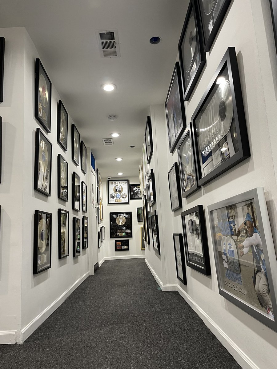 Lisa Davis Music tweet media