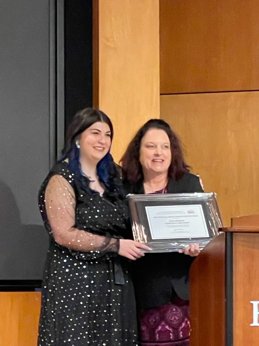 MoorePublicSch's tweet photo. Congrats, @SouthmooreHS Teacher Alona Whitebird! She was honored Saturday as the Oklahoma Teacher of the Year by the Gilder Lehrman Institute of American History during a special ceremony at the Oklahoma History Center. Proud of you! 💙💛🐾🎉 #mpspride #sabercatpride https://t.co/EABjxI5SfX