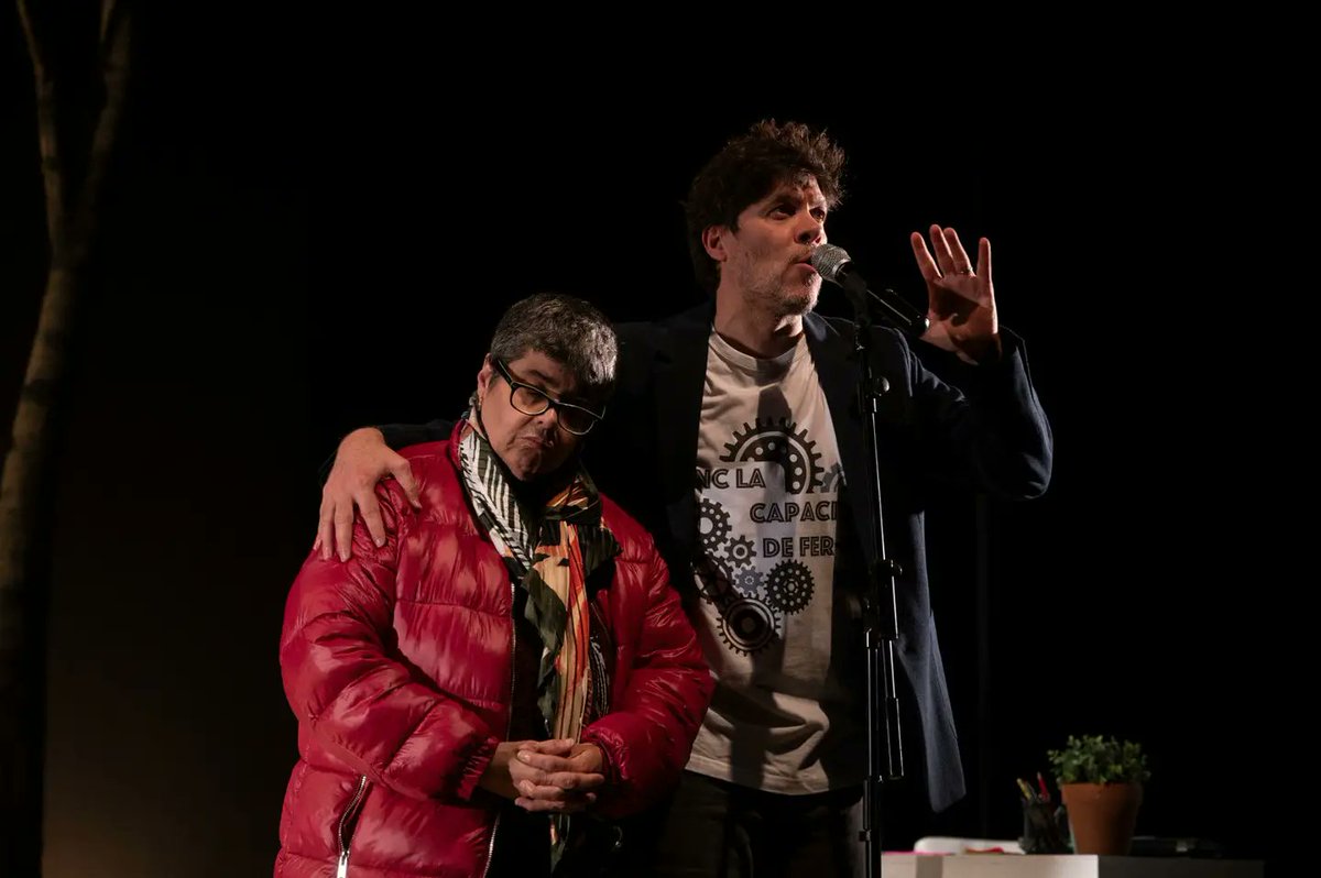 EEspecials's tweet photo. MARE DE SUCRE ON TOUR 2022🚙🌏
Ens fa moltíssima il·lusió anunciar que aquesta primavera marxem de gira!Després de l'estrena del passat maig al @teatrenacional ja podem anunciar les 5 primeres dates: @culturabanyoles @teatreprincipal @teatrezorrilla
@kursaalmanresa 
@lhajuntament https://t.co/hMUOlIiA5w