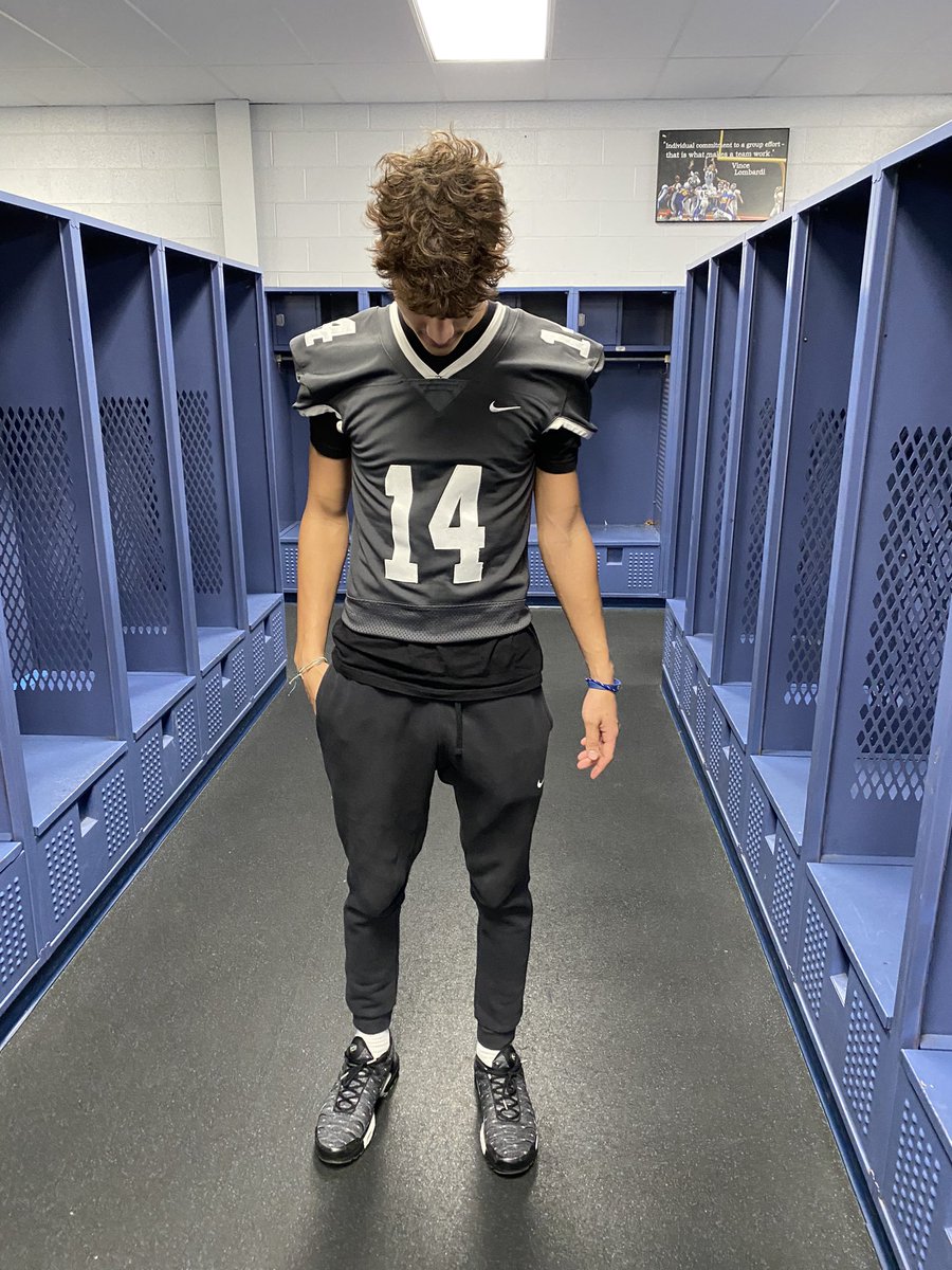 Harrison18Dylan's tweet photo. After a great visit and conversation with @CoachDrake31 and head coach Buehler, I am honored to receive another offer from Lebanon Valley College. Thank you for a great time and the opportunity to play at the next level!💙🙏🏽@QPantherFB @PRZPAvic @mrpafootball @EdOBrienCFB https://t.co/bnAphAo10R