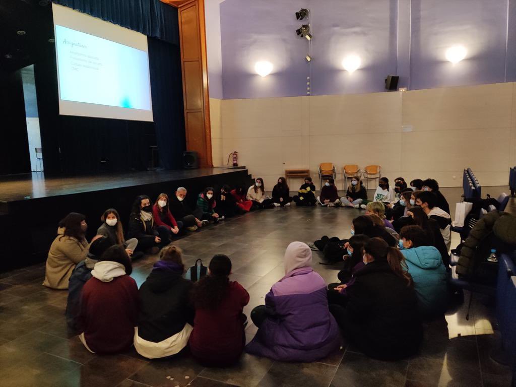 insmilabcn.cat (@insmilabcn) on Twitter photo Avui s’han presentat les línies de treball de la producció de final de curs, una creació interdisciplinar #anatomiaaplicada #fonamentdelesarts #CMC #culturaaudiovisual alumnat 1rbatxarts <a href="/insmilabcn/">insmilabcn.cat</a> Avui s’han presentat les línies de treball de la producció de final de curs, una creació interdisciplinar #anatomiaaplicada #fonamentdelesarts #CMC #culturaaudiovisual alumnat 1rbatxarts <a href="/insmilabcn/">insmilabcn.cat</a>