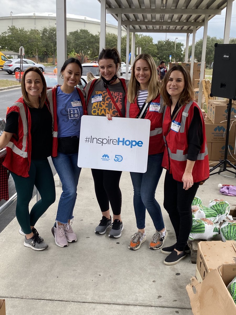 cindyatmetromin's tweet photo. Bringing Hope to families in South St Pete today with @MetroMinistries pop-up distribution. Blessed to work with partners and volunteers from @uwtb and #22squared #InspireHope https://t.co/nl6Hotu5Pa