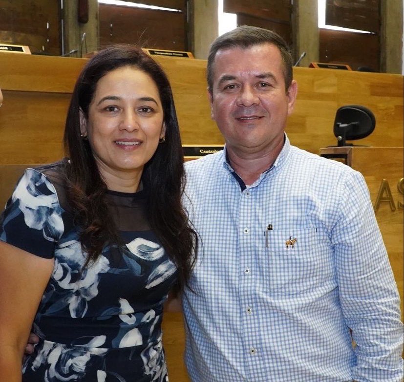 ZapataPimienta's tweet photo. Ha sido un honor acompañar en su posesión a La Nueva Contralora de Antioquia 2022-2025 Dra Enediht González Hernández.
¡Mucho éxito en esta nueva etapa! Siempre en pro del bienestar de los Antioqueños. https://t.co/EJaBVsvyP1