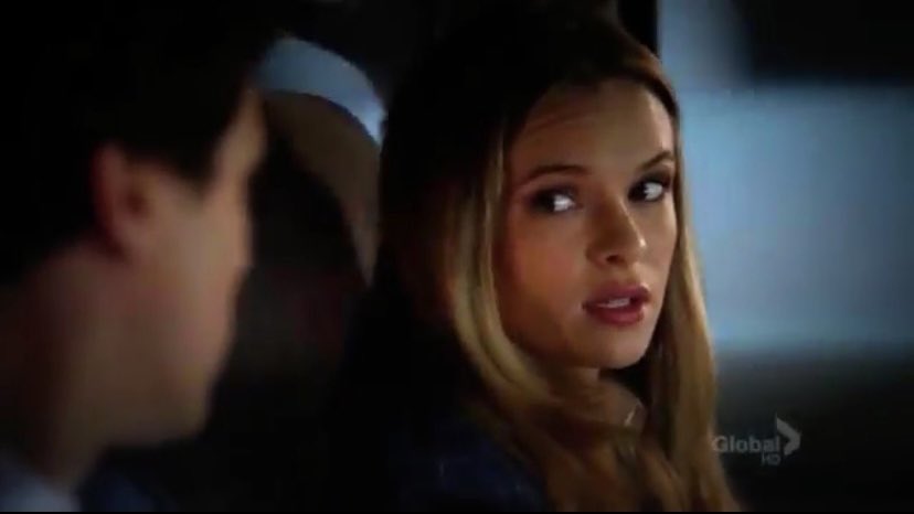 comfrtdanielle's tweet photo. danielle panabaker as olivia sparling 🪐 (tv show: bones) @dpanabaker https://t.co/PxLFzWce0Z