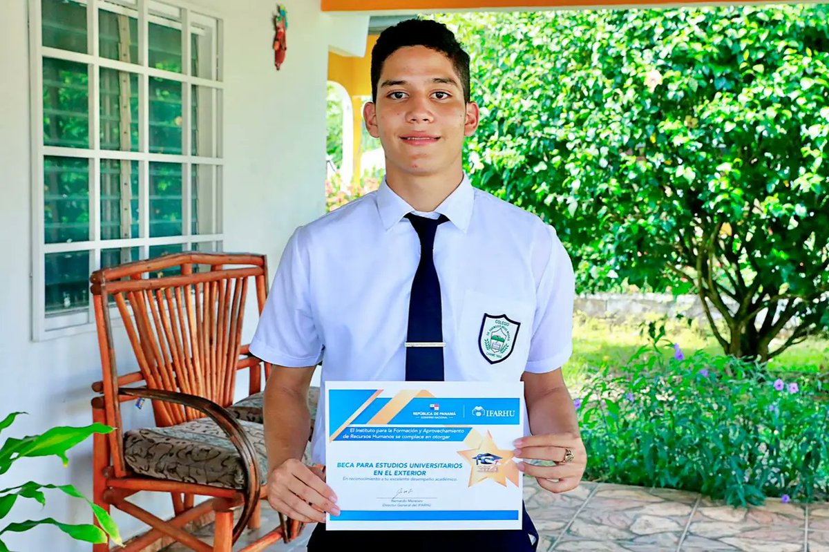 En Santa Cruz de Chame, visitamos a Jafeth Barahona, quién ocupo el Primer puesto de Honor 🥇 del Colegio Harmodio Arias Madrid. 
Participó del Concurso de Becas Internacionales y fue uno de los seleccionados. Con mucha emoción su familia y él recibieron esta gran noticia.