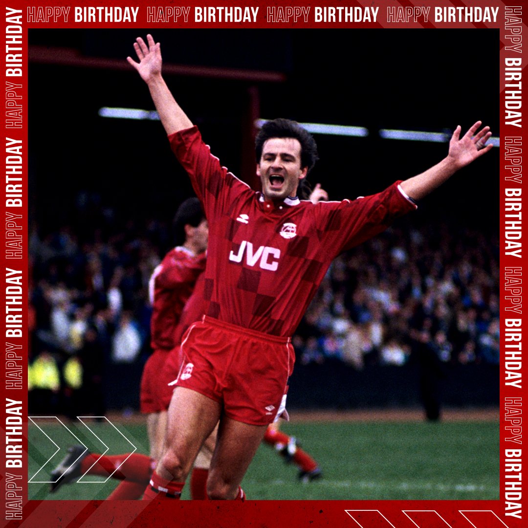  Happy 60th birthday to our former striker, Charlie Nicholas! 