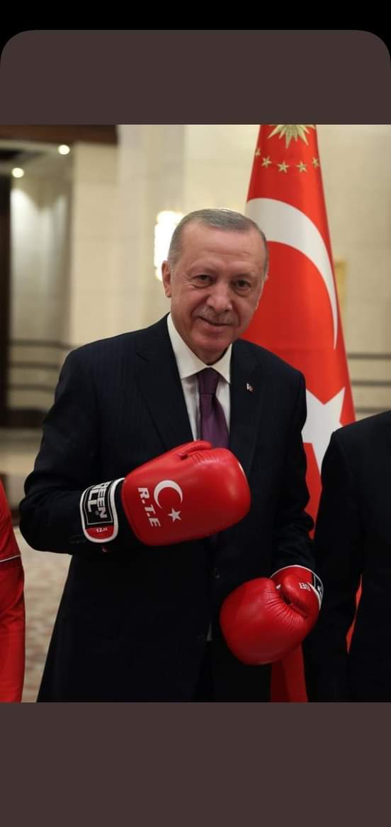 sadiakdogan's tweet photo. @EmreUslu Ağa babana söyle koçum Reis ne yaptı bak.yürrüüüü https://t.co/tWLxaCL998