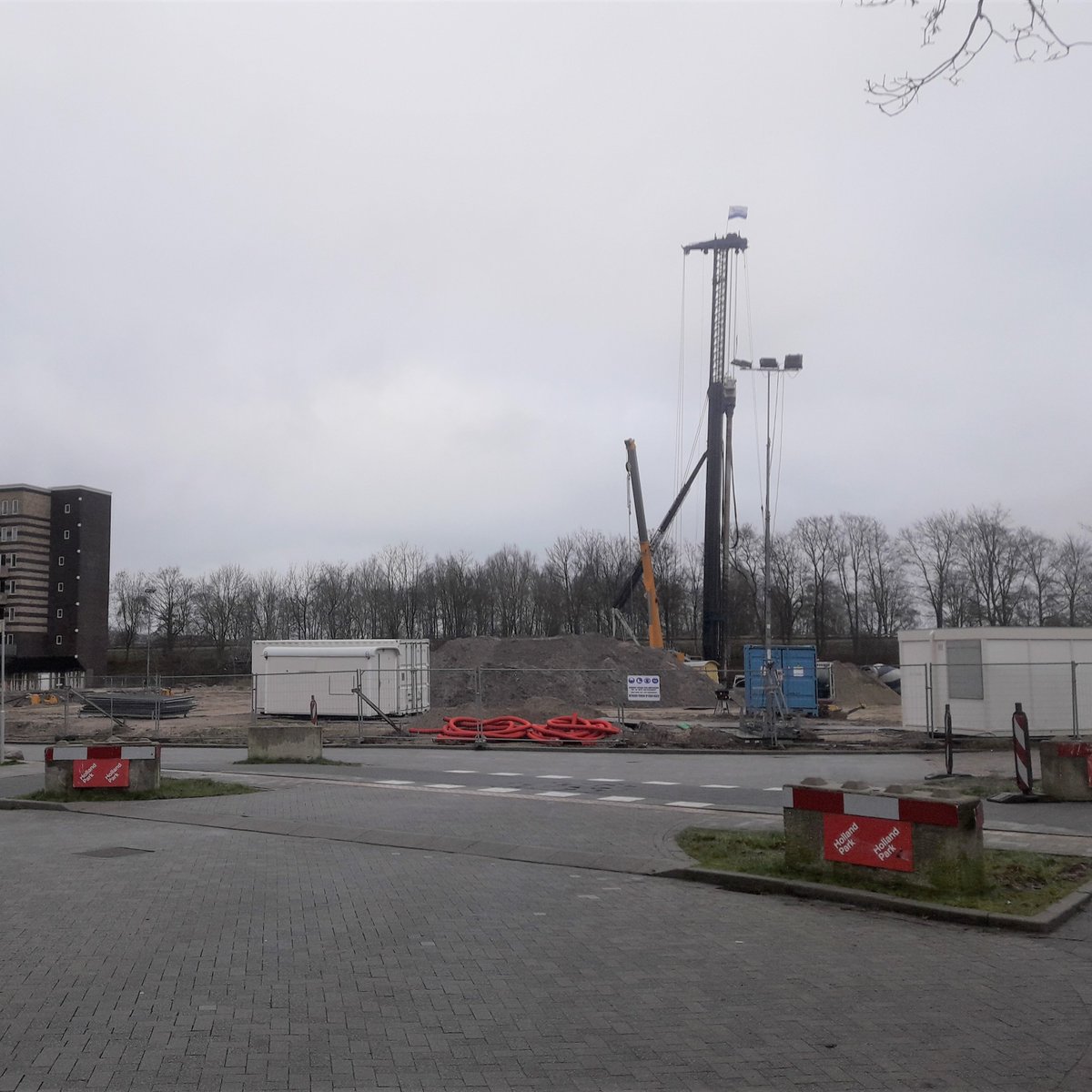 Start bouw 295 woningen <a href="/HollandParknl/">Bewoners HollandPark</a> <a href="/GemDiemen/">Gemeente Diemen</a> <a href="/VolkerWessels/">VolkerWessels</a> <a href="/amvest/">Amvest</a>