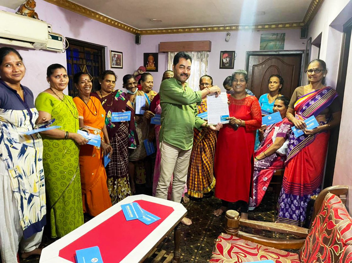 AITC4Goa's tweet photo. Goa TMC leader @KandolkarKiran personally conducted the registration at Aldona Constituency!

 Click https://t.co/v2Q07Iz6rm to get your #GrihaLaxmiCard! https://t.co/SQMl6XBZWA
