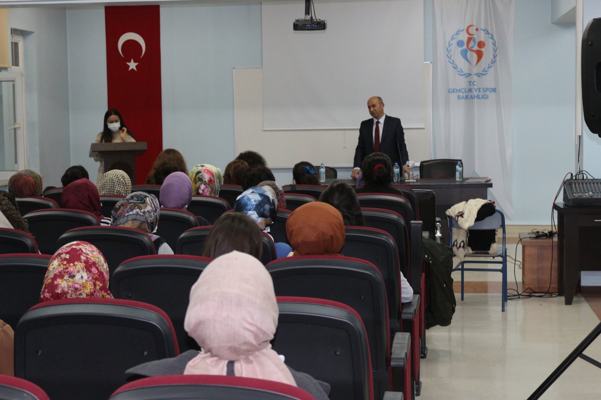 AmasyaKYGM's tweet photo. Yeşilırmak Yurdunda düzenlenen Öğrenci İletişim toplantısının bu akşam ki Misafir Konuşmacısı İl Müdürümüz Kadir Kılıç oldu... https://t.co/yeWADInX9a