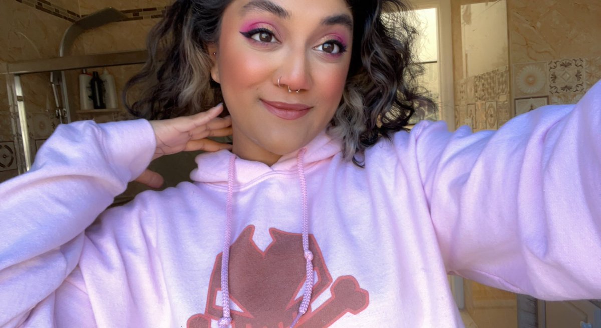 Nabzsterz's tweet photo. Shoutout to @RawrEWreckz and @ThreadHeadMedia for acknowledging my two sides with these hoodies 🥰 https://t.co/C99ST4OnoP