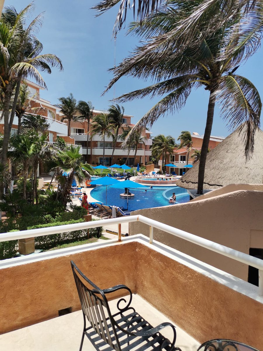 TresRiosResort's tweet image. A brutal winter here in Playa del Carmen. 😏 #SunsetWorldIsBack