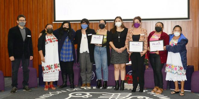 CDHCMX's tweet photo. #CDHCM entrega el Reconocimiento Banco de Buenas Prácticas contra la Violencia hacia las Mujeres y las Niñas #HermanaMirabal” 2021
https://t.co/6fmwHDa7Uv https://t.co/6uGrsX5Zxv