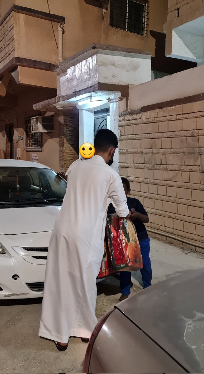 rahimaclub's tweet photo. كان أجمل ما في المبادرة هو إدخال الفرحة في قلوب أفراد تلك الأسر المحتاجة، مما أدخل الفرحة في قلوب المتطوعين.

كم دعاء صادق سمعناه من أفواه رجل كبير وأرملة مسنة!
كم ابتسامة عفوية شاهدناها على وجوه الأطفال والكبار!

صدقًا أن العمل التطوعي يُدخل البهجة والسعادة على الجميع 💙 https://t.co/Mmtg5G9p8e
