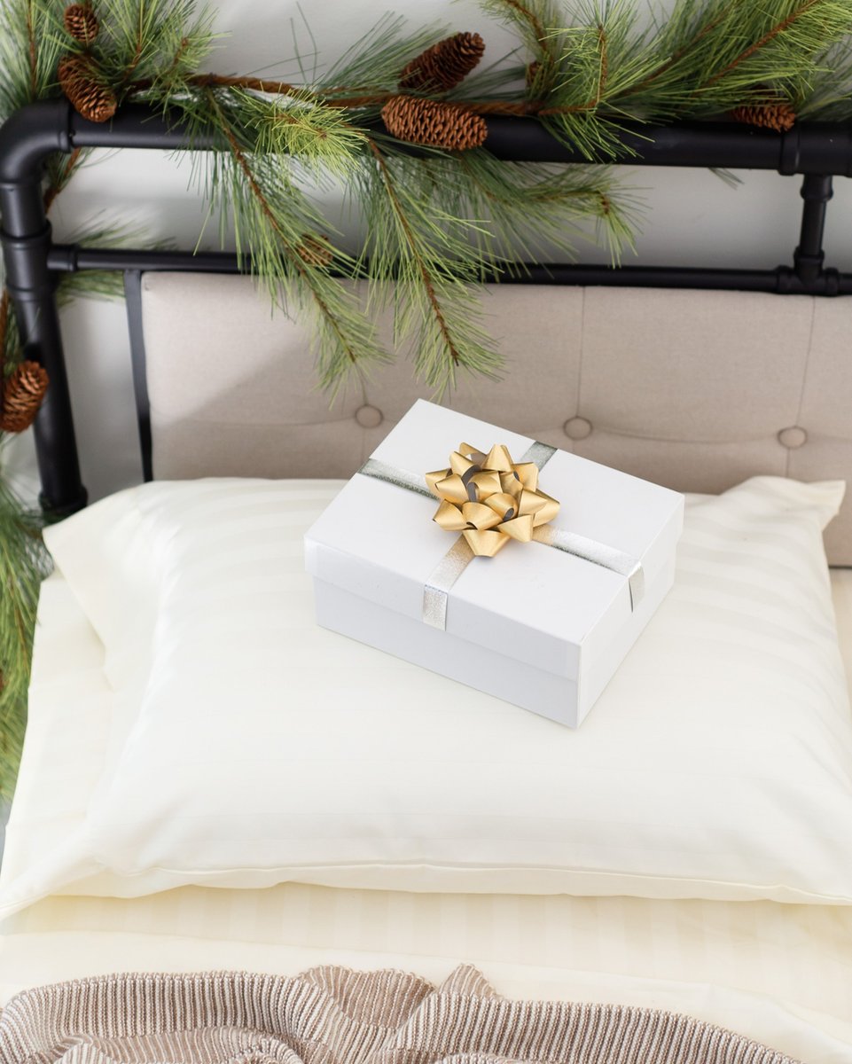 PeacockAlley's tweet photo. Last minute shopping? We can help! Call or visit one of our locations and let us help you finish your gift list! https://t.co/Op1rxMcY8p
