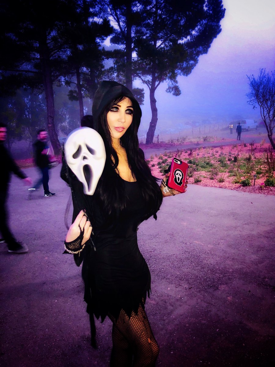 Just a few…more to come before the new #ScreamMovie comes out! 😱 🔪🖤🖤🖤