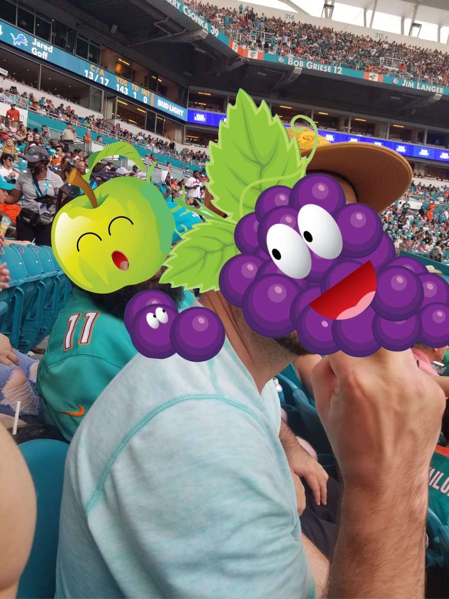FreshMarketCrew's tweet photo. We took some time off yesterday. Rachel and Jack had some things to do, so that left the crew and myself to a Dolphins/Jets game. What a blasty blast! 🍏🍇🏈🙌 @crazyikon
#takesometime #nftcommunity https://t.co/BqvIYJkjvR