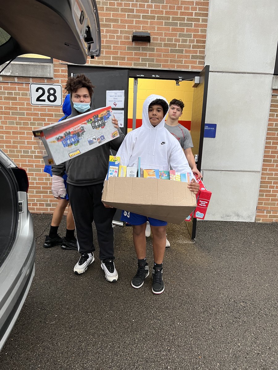 CVSDcolts's tweet image. Our Colts are not only good athletes, they're good people! #CVStrong @CVColtsAD