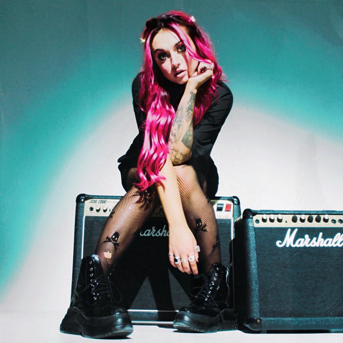 BronnieMusic's tweet photo. ✨COMPETITION TIME!!✨
3 lucky people are gonna win..

Instructions: RT/LIKE this tweet AND my pinned tweet.

That’s it!💫

Winners will be announced/dm’d Wednesday Night 8pm GMT.💌 https://t.co/K8D3VgQsrt