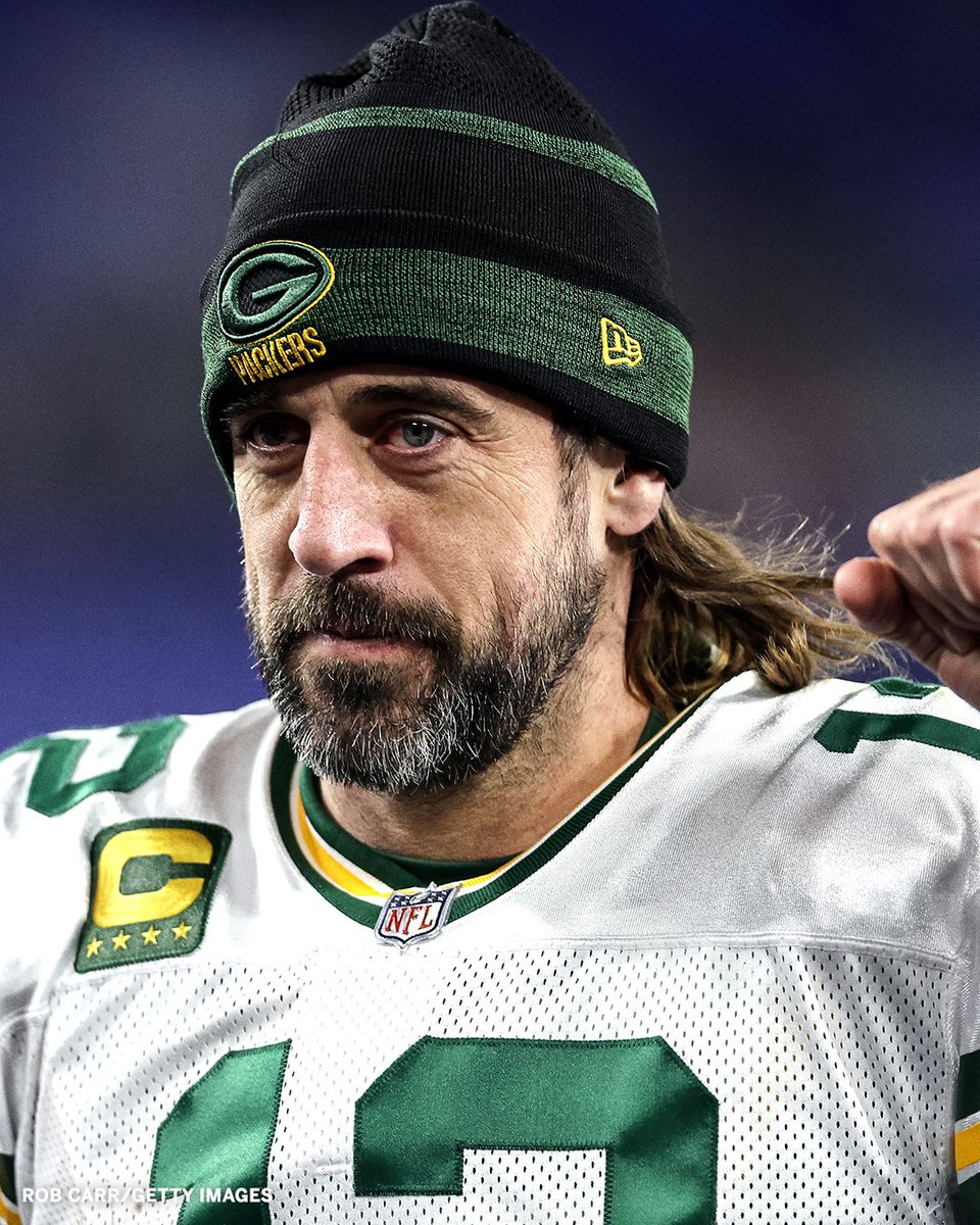 ESPNNFL's tweet image. Aaron Rodgers matched Brett Favre’s Packers passing TD record:

🟢 in 45 fewer games
🟢 on 1,730 fewer attempts 
🟢 with 193 fewer interceptions 

(h/t @PaulHembo)