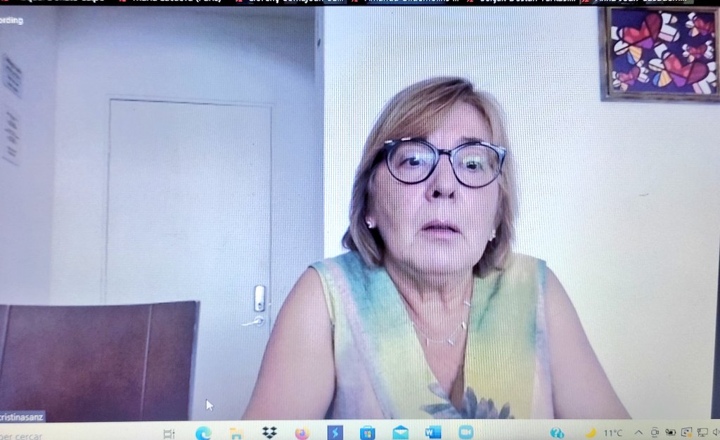 SER_CLE's tweet photo. Cristina Sanz destaca la importància de crear xarxa i el valor que tenen revistes com #Resercle, que ajuden els docents a millorar la pràctica a l'aula. https://t.co/GukqxfDlUH